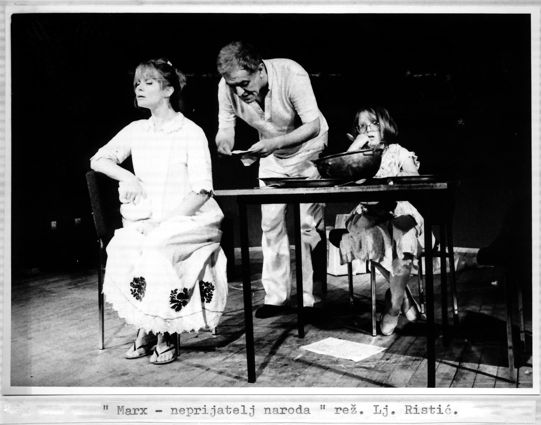 FOTO – DOKUMENTARNA IZLOŽBA ,,SCENSKI TRAGOVI”